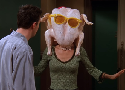 Friends - Monica wears a turkey on his head